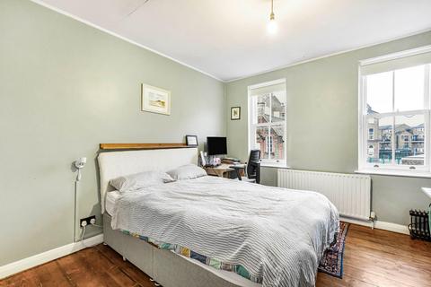 2 bedroom house for sale, Southampton Way, London, SE5