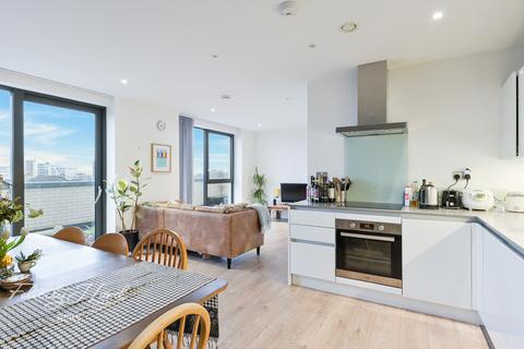 3 bedroom flat for sale, St Pauls Way, Bow, E3