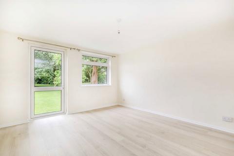 1 bedroom flat to rent, Harrowdene Gardens, Teddington TW11