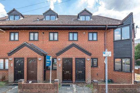 2 bedroom flat for sale, Bayliss Court, Guildford GU1