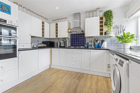 3 bedroom flat for sale, Reporton Road, SW6