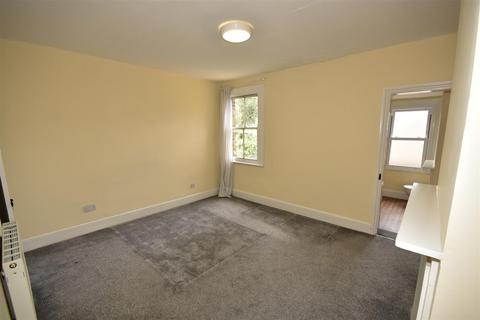 2 bedroom end of terrace house to rent, Westbury Lane, Buckhurst Hill IG9