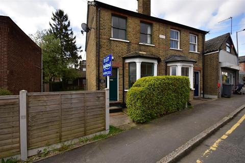 2 bedroom end of terrace house to rent, Westbury Lane, Buckhurst Hill IG9