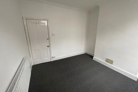 3 bedroom terraced house to rent, Queens Road, Leicester