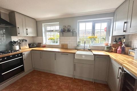 2 bedroom semi-detached house for sale, Apple Cottages, Bovingdon HP3