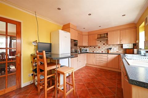 9 Burbage Close, Dronfield Woodhouse, Dronfield, S18 8ZE