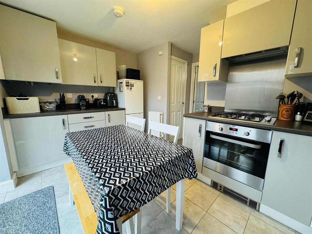 Dining kitchen