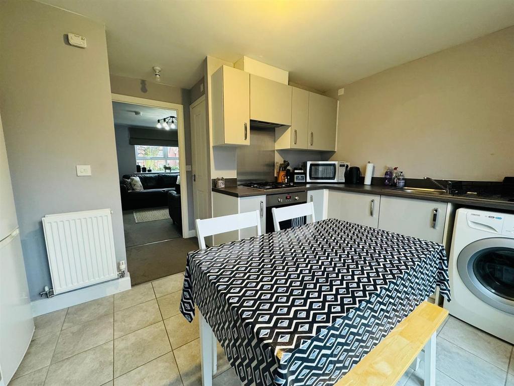 Dining kitchen