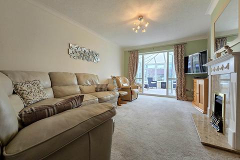 3 bedroom bungalow for sale, Pelican Close, Westward Ho!