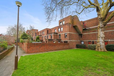 2 bedroom maisonette to rent, Colet Gardens, London, W14