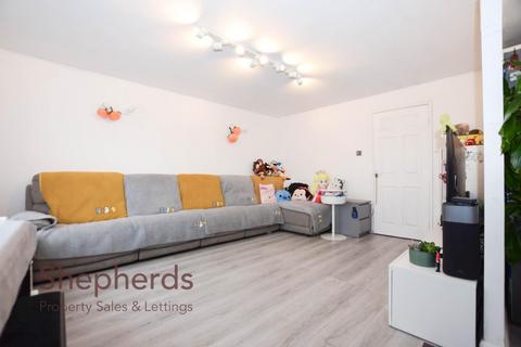 3 bedroom end of terrace house for sale, Cavell Road, Cheshunt EN7