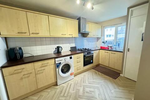 4 bedroom end of terrace house to rent, Hayes Close, Bristol BS2