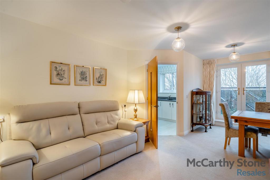 8635746-interior06.jpg