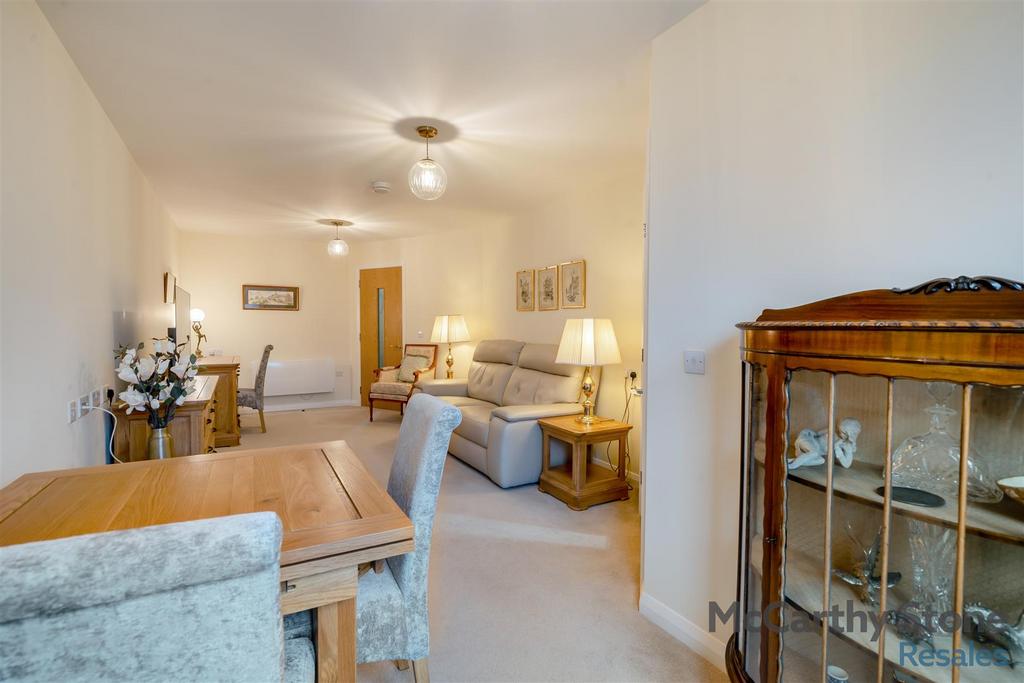 8635746-interior03.jpg