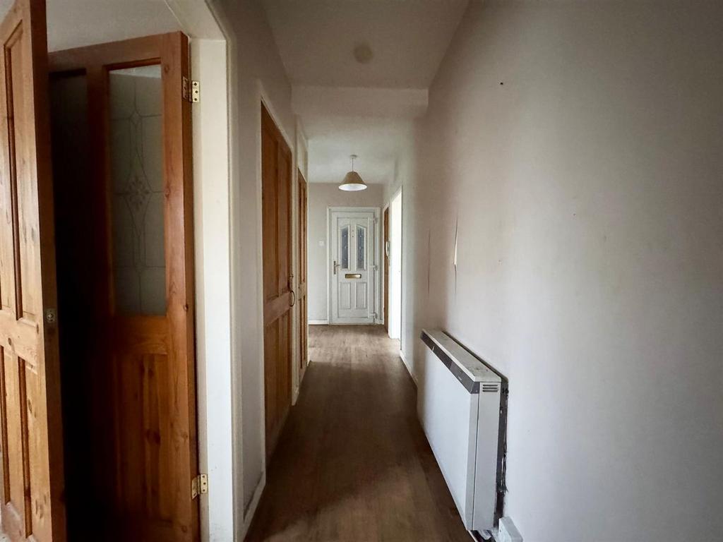 Hall way 1.jpg