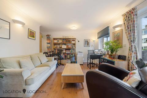 2 bedroom flat to rent, Alkham Road, Autumn House, N16