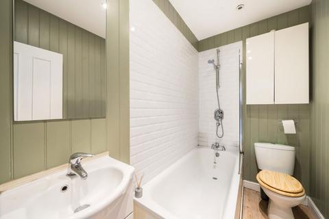 Flat B, 37 Tunstall Road, London, SW9 8BZ