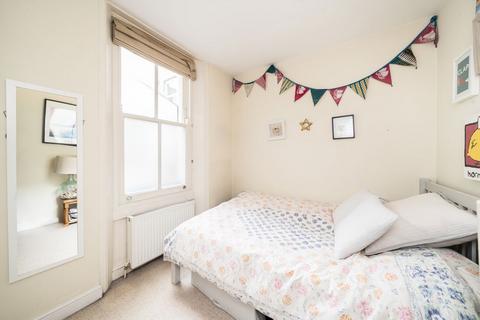 Flat B, 37 Tunstall Road, London, SW9 8BZ