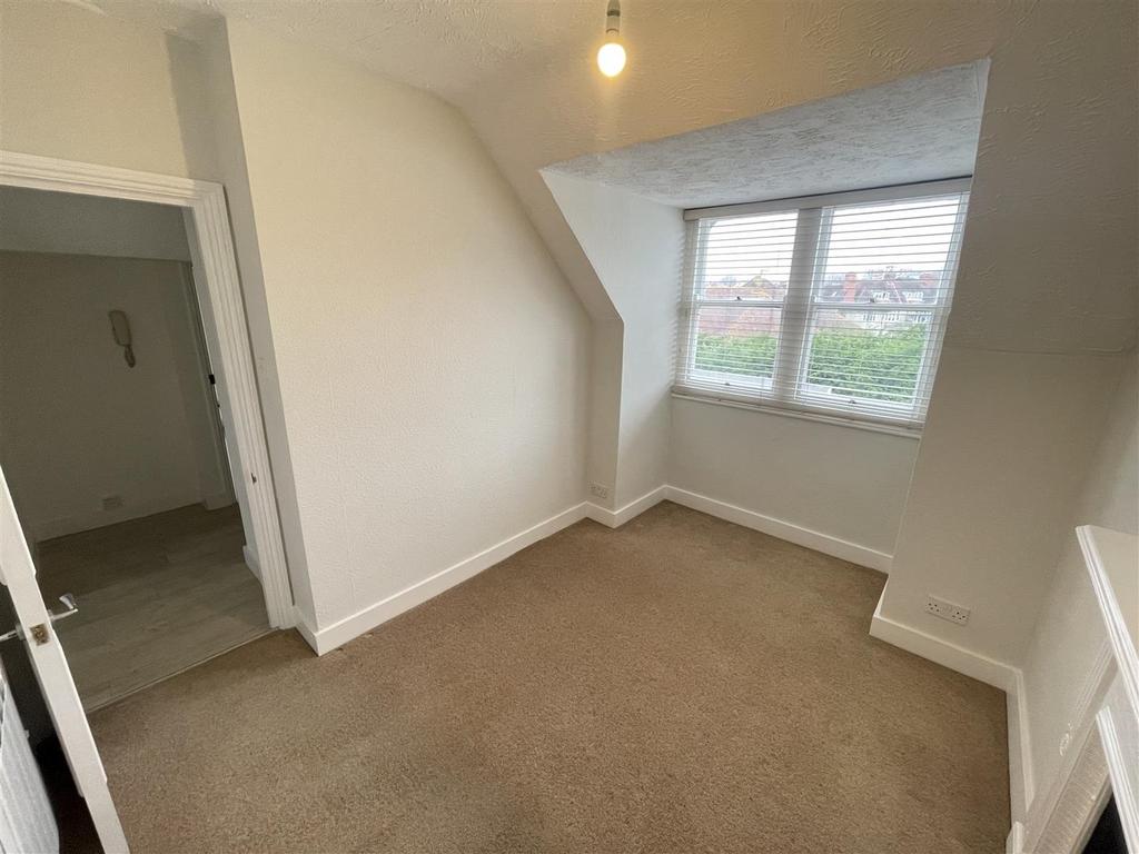 BEDROOM 1.jpeg