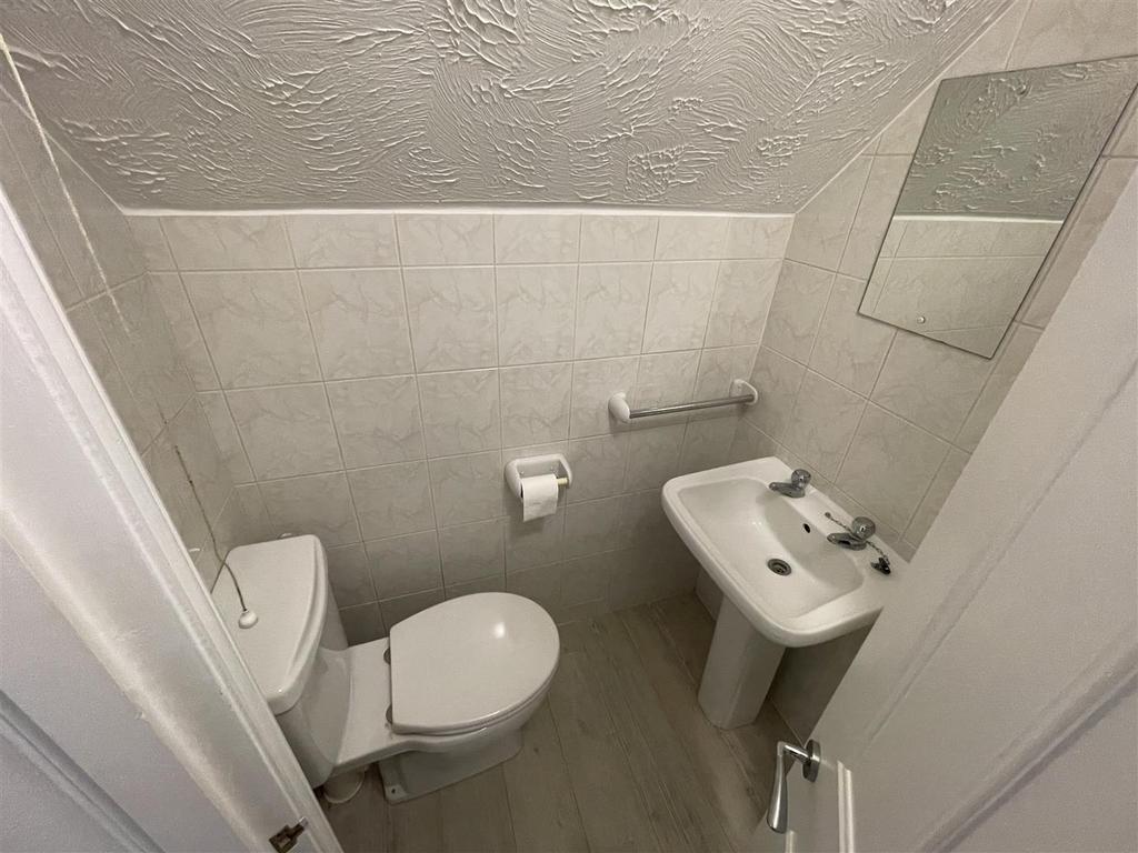 SHOWER ROOM 2.jpeg