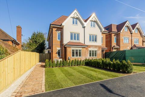 4 bedroom semi-detached house for sale, Pit Farm Rise, Guildford, Surrey, GU1