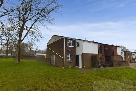 3 bedroom end of terrace house for sale, Teasel Close, Crawley RH11