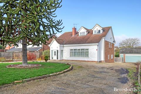 4 bedroom detached house for sale, Powers Hall End, Witham, CM8