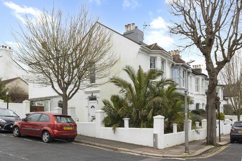 2 bedroom flat to rent, Lucerne Road, Brighton, BN1