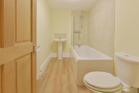 2 bedroom apartment to rent, Sycamore Place, Bootham