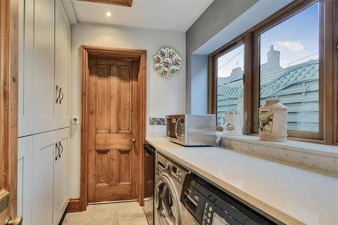 15 Cameron Grove, York, YO23 1LE