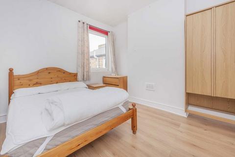 3 bedroom flat for sale, Woodbury Street, London SW17