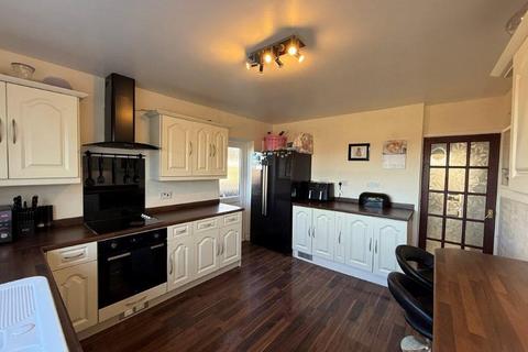 4 bedroom detached bungalow for sale, Tamar Rd, Melton Mowbray, Leicestershire. LE13 0DR