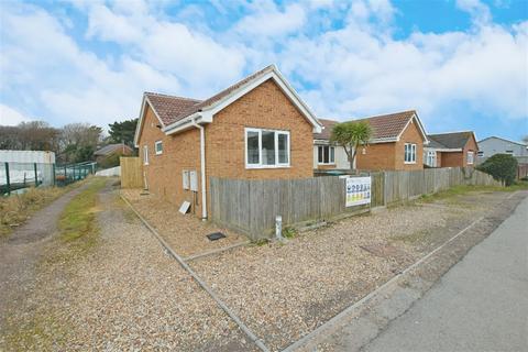 2 bedroom bungalow to rent, West Front Road, Pagham, PO21