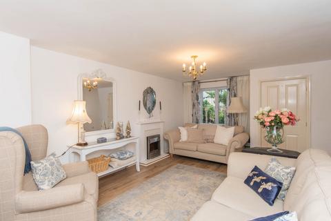 18 Baker Street, Dinnington, Sheffield, S25 3RU