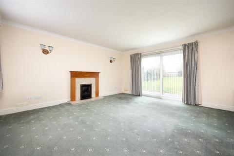 52 Marina Drive, Staverton, Trowbridge, BA14 8UR