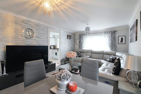 2 bedroom apartment for sale, Blantyre Court, Erskine, Renfrewshire, PA8