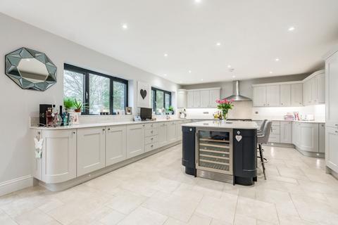 undefined, Chain Free in Garvestone