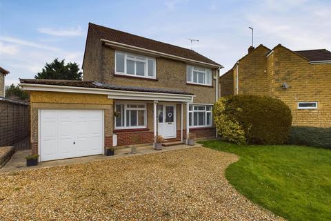 3 bedroom detached house for sale, Avon Mead, Chippenham SN15