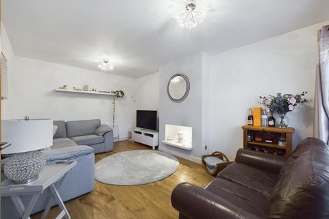1 Avon Mead, Chippenham, SN15 3PP