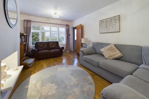 1 Avon Mead, Chippenham, SN15 3PP