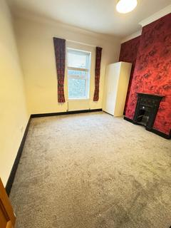 2 bedroom terraced house to rent, Station Avenue, Southend-on-Sea SS2