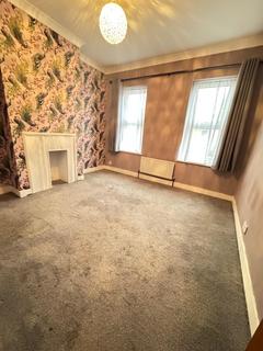 2 bedroom terraced house to rent, Station Avenue, Southend-on-Sea SS2