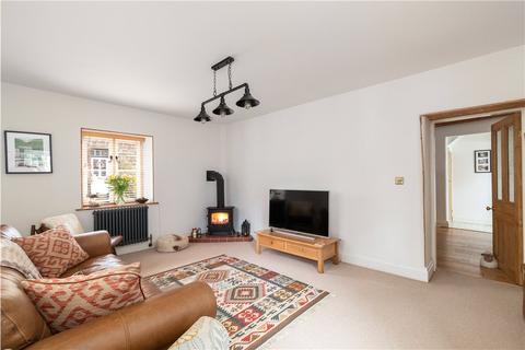 6 Main Street, Esholt, Shipley, BD17 7QZ