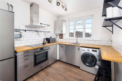 2 bedroom flat for sale, Beaumont Court, Upper Clapton Road, London, E5