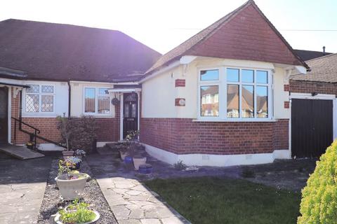 18 Moorfield Road, Chessington, KT9 1AU