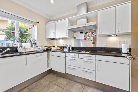 4 bedroom house to rent, Alba Mews, Southfields, SW18