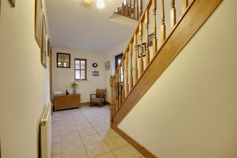 4 bedroom terraced house for sale, Castle Farm Court, South Cave