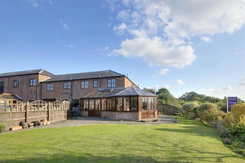 4 bedroom terraced house for sale, Castle Farm Court, South Cave