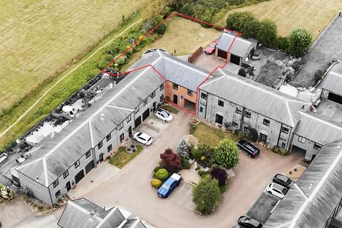 4 bedroom terraced house for sale, Castle Farm Court, South Cave