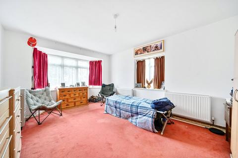 5 bedroom bungalow for sale, Laleham Road, Shepperton, TW17